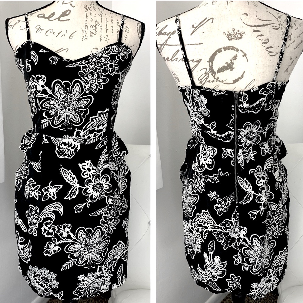 American Eagle Outfitters Spaghetti Strap Sweetheart Neckline Floral Mini Dress